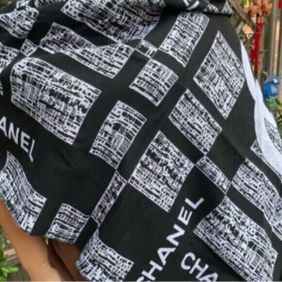 chanel makeup gift with purchase scarf - Picture 7 of 10